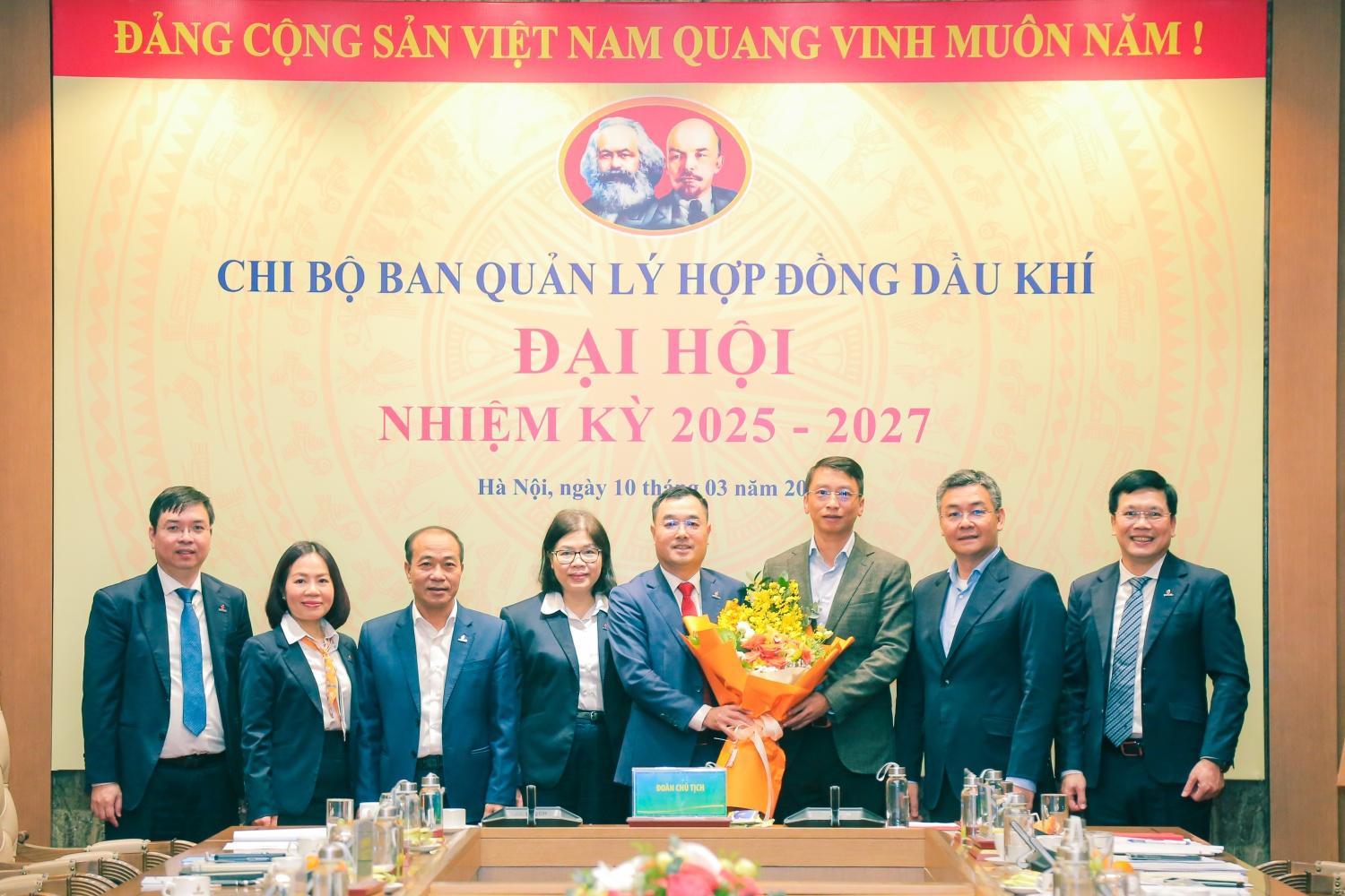 Chi bộ Ban Quản lý Hợp đồng Dầu khí: Tiếp tục thực hiện tốt vai trò tham mưu, quản lý và điều hành các hoạt động dầu khí