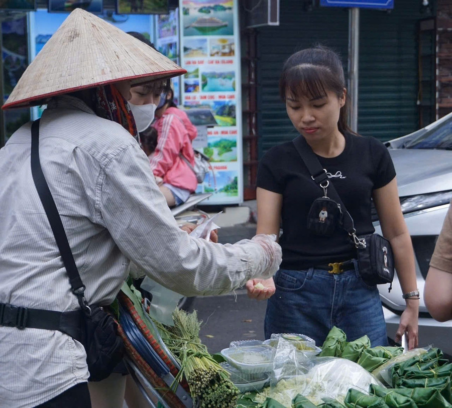 am-thuc-duong-pho-hoi-tho-mot-ha-noi-rat-rieng-2.jpg