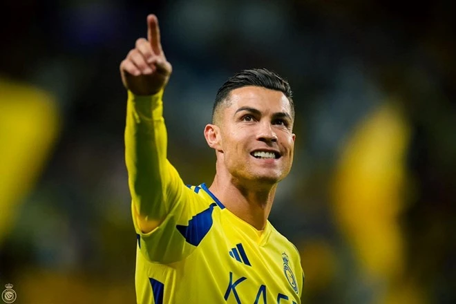 Ronaldo tìm bến đỗ mới sau khi hết hợp đồng với Al Nassr.