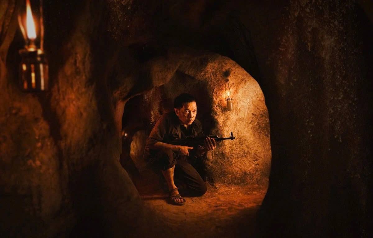 “Diễn viên triệu USD” Thái Hòa trong phim Địa đạo: Mặt trời trong bóng tối. Ảnh: Nhà sản xuất cung cấp