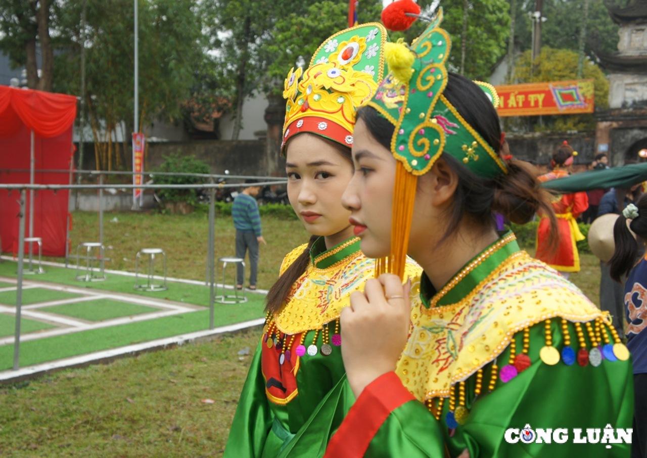 nguoi dan yen so hao hung voi nghi le ruoc gia hinh 10