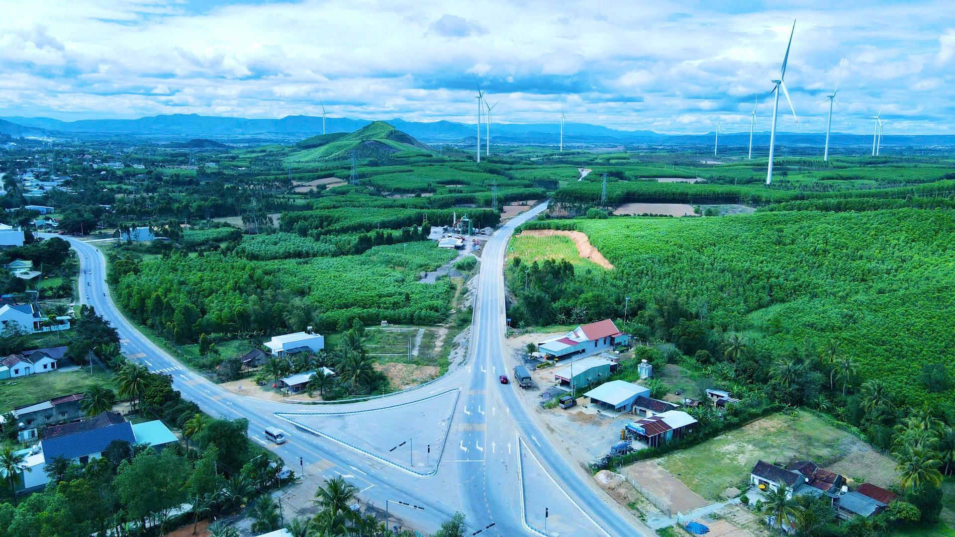 xay dung cao toc quy nhon  pleiku ket noi rung va bien hinh 3