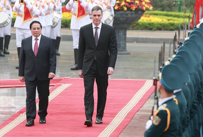 Thủ tướng Phạm Minh Chính chủ trì lễ đón Thủ tướng Tây Ban Nha