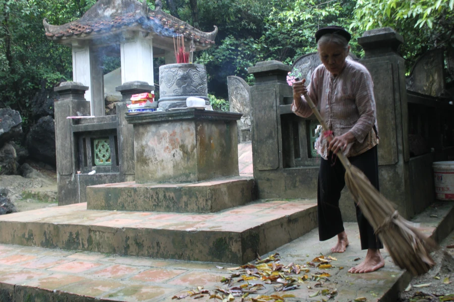 Mộ vua Đinh - Lê trên núi Yên Mã - một trong những di tích quan trọng của vùng đất cố đô.