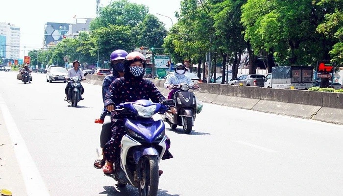 Thời tiết hôm nay 11/4: Bắc Bộ, Nam Bộ ngày nắng, có nơi nắng nóng