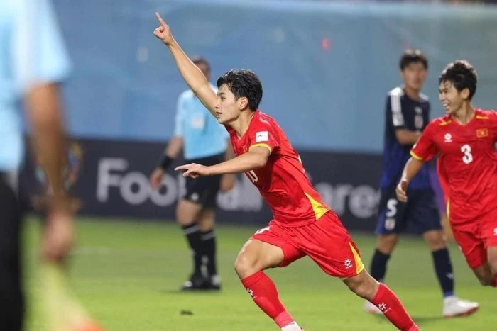 Loạt sao U17 có cơ hội lên U22 Việt Nam.