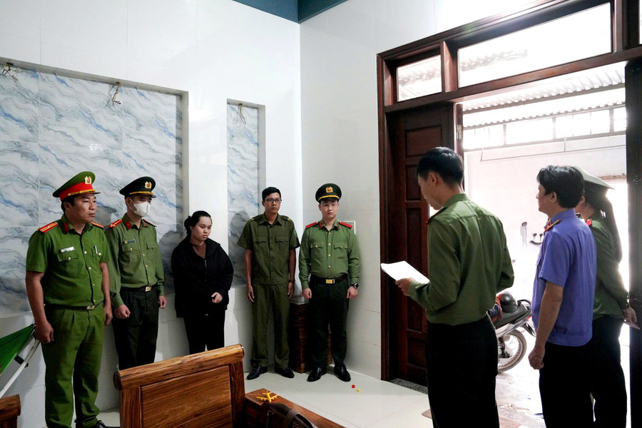anh-1-doc-lenh-kham-xet.jpg