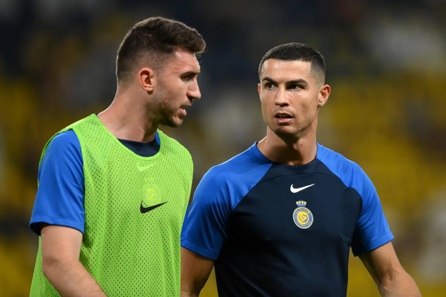Aymeric Laporte (trái) quyết định đơn phương chấm dứt hợp đồng với Al-Nassr cristiano-ronaldo-al-nassr-fc-99.jpg