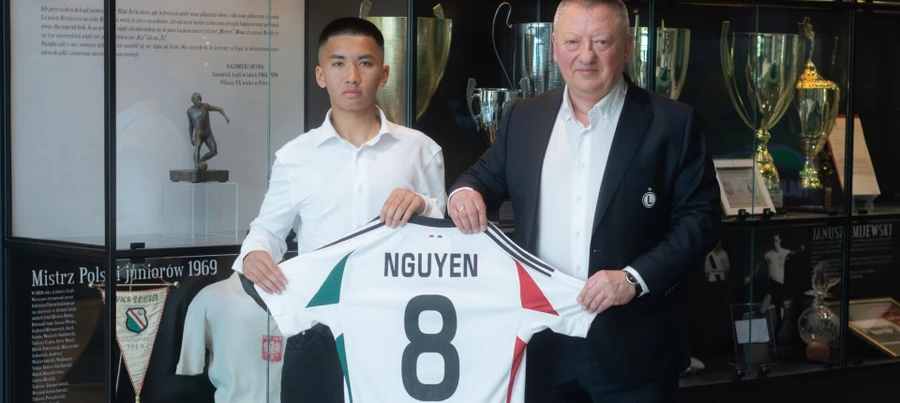 Tài năng trẻ Việt kiều Vu Hoang Nguyen gia nhập Legia Warsaw.