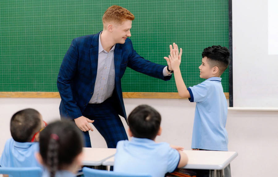 Giờ học môn Tiếng Anh tại Banmai School (Hà Nội). Ảnh: NTCC dua-tieng-anh-thanh-ngon-ngu-thu-hai-trong-truong-hoc-4.jpg