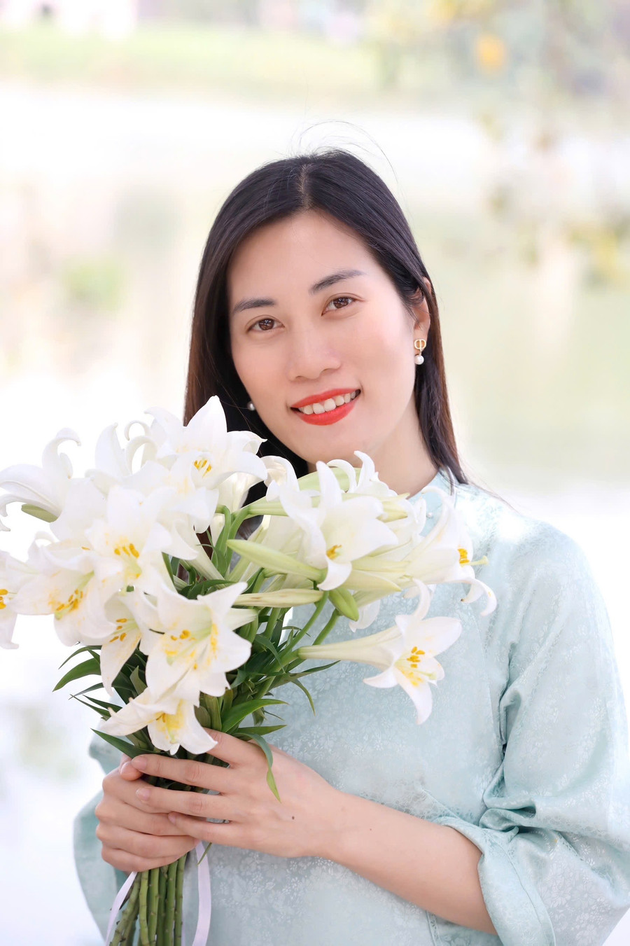 Cô Quỳnh Duyên đạt giải Nhất Quốc gia Cuộc thi thiết kế bài giảng tiếng Anh. z6618057168116-d293b6444ecea2242226b7d35126d82f.jpg