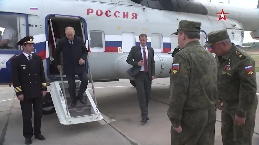 Trực thăng của Tổng thống Nga Putin vượt qua tình huống nguy hiểm?