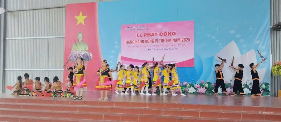 Học sinh Trường Tiểu học & THCS Thượng Bằng La, Văn Chấn, Yên Bái. 1000033408.jpg