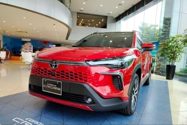 Giá xe Toyota Corolla Cross 2025 lăn bánh (06/2025)