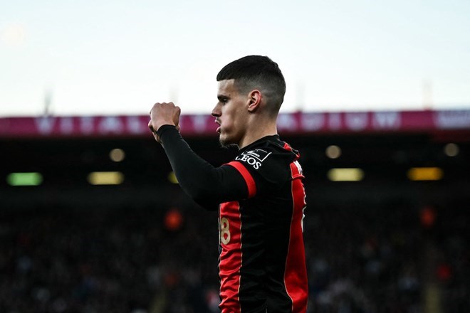 Milos Kerkez chuẩn bị hiện thực hóa giấc mơ gia nhập Liverpool