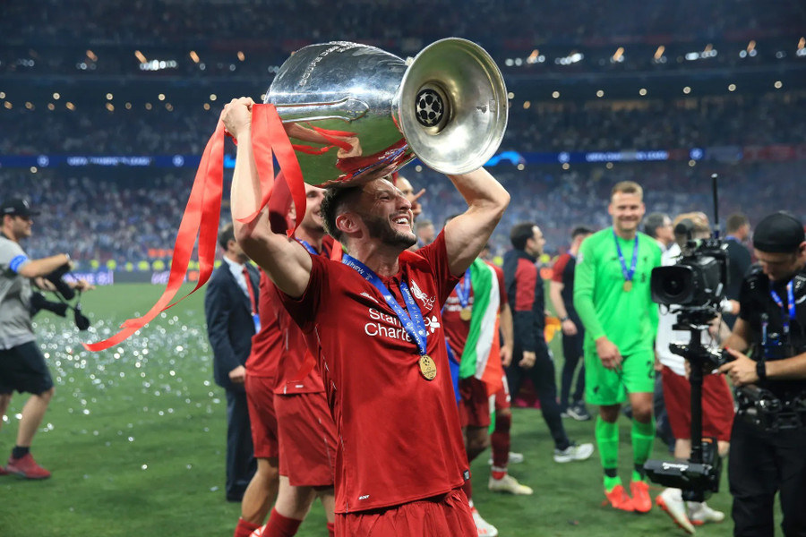 Adam Lallana từng vô địch Champions League cùng Liverpool, nay chính thức tuyên bố giải nghệ ở tuổi 37. liverpoo.jpg
