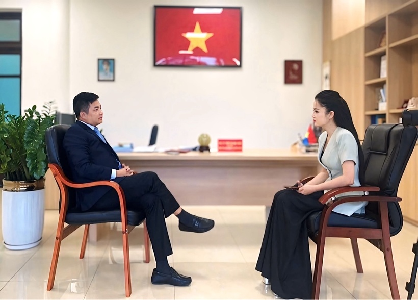 PGS.TS Trần Quang Diệu trò chuyện cùng phóng viên Báo Công Thương. Ảnh: T.T