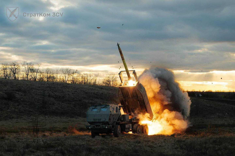 Mỹ nối lại việc cung cấp tên lửa HIMARS và đạn pháo 155 mm cho chiến sự