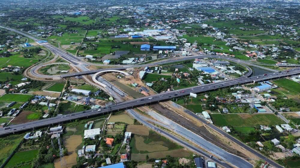 Nút giao giữa đường Vành đai 3, cao tốc TPHCM - Trung Lương và Bến Lức - Long Thành. Ảnh: Duy Minh