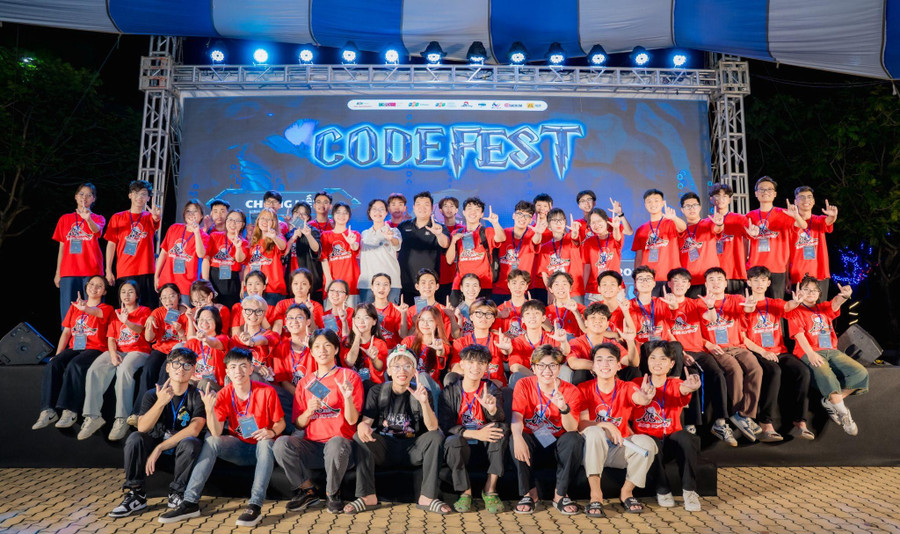 Nền tảng thi đấu là chương trình được chính sinh viên của JS Club (Trường Đại học FPT) phát triển. image005.jpg