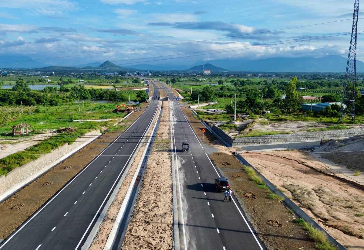 Dự án đường trục ven biển ĐT.719B đoạn Phan Thiết - Kê Gà. Ảnh: Duy Tuấn