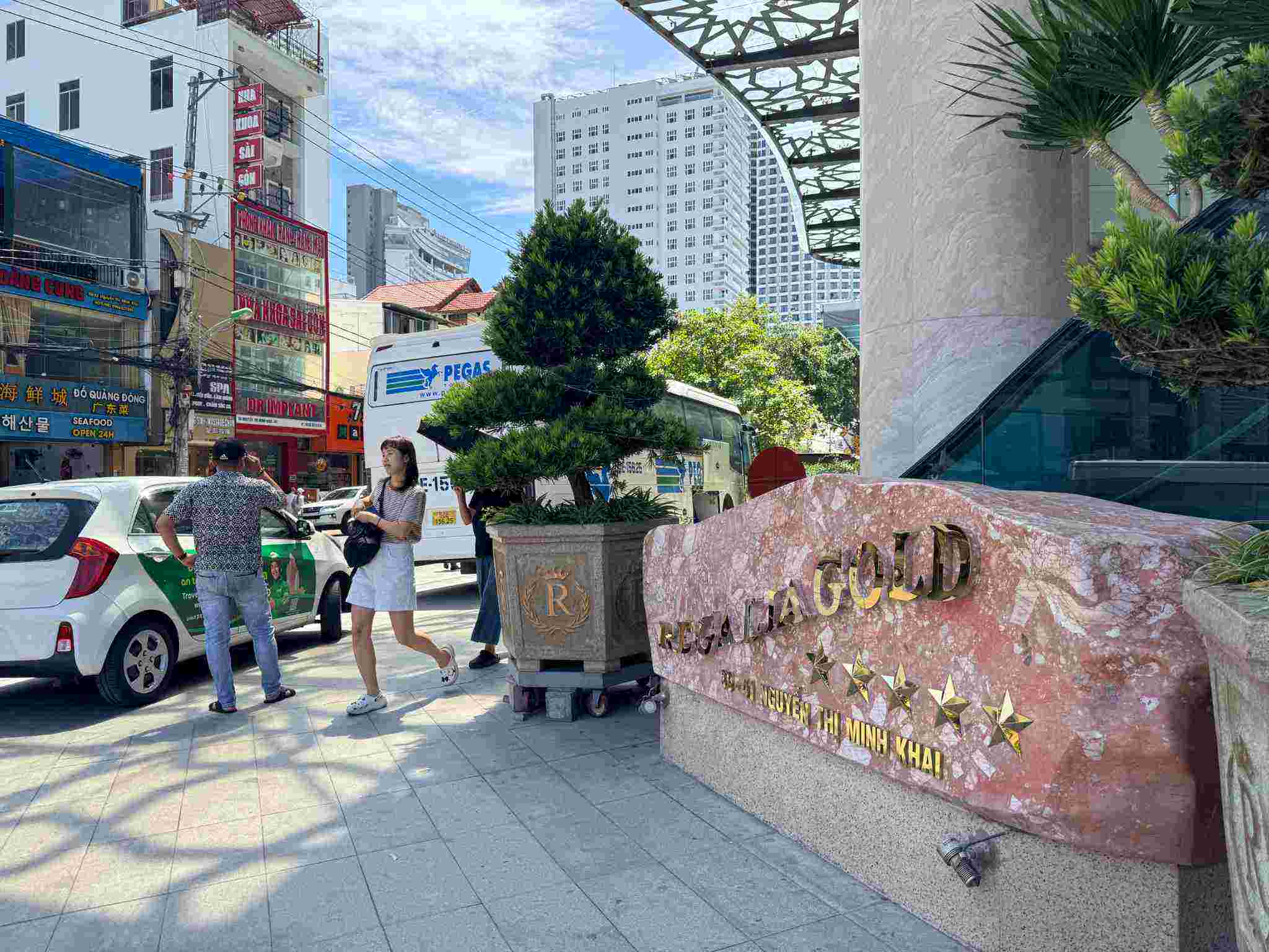 Hình ảnh tại Khách sạn Regalla Gold. Ảnh: Hữu Long