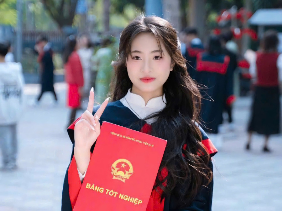 Nữ sinh Nguyễn Quỳnh Anh đến từ lớp 9A4 đỗ chuyên Anh của Trường THPT Chuyên Sơn Tây. Ảnh: NTCC.