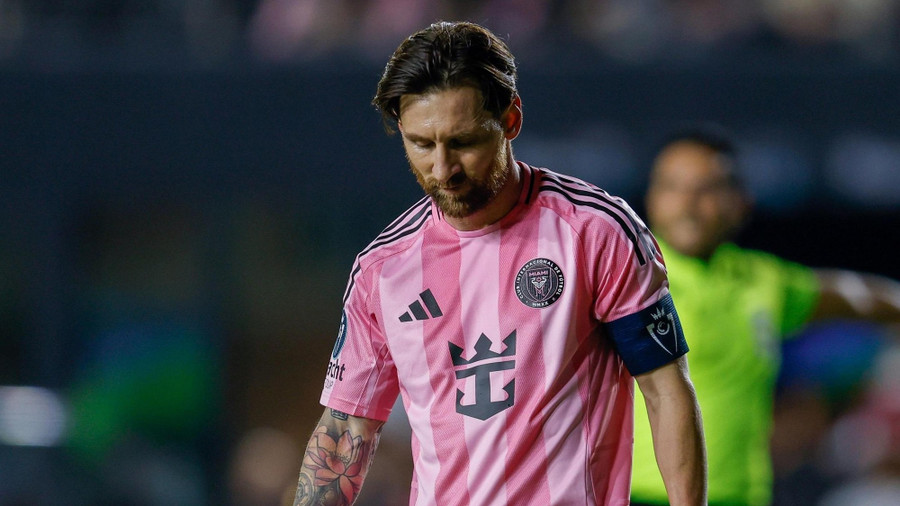 Messi bị treo giò vì không tham gia trận giao hữu với đội Toàn Sao giải vô địch Mexico.
