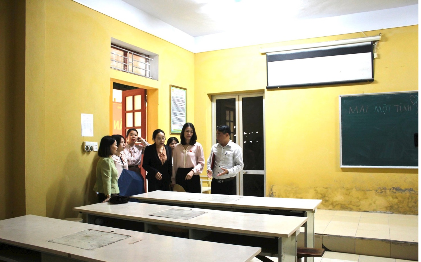 Tỉnh Hải Dương cũ đã giải ngân đầu tư một số dự án xây dựng, cải tạo trường Trung học phổ thông.