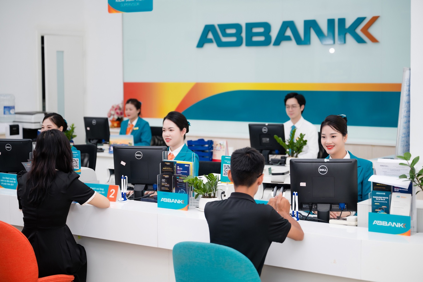 Lợi nhuận trước thuế tại cuối qu&yacute; 2/2025 của ABBANK đạt 1.669 tỷ đồng.