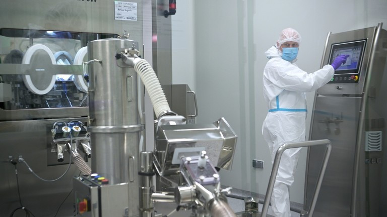 Những bệnh nhân Nga đầu tiên có thể bắt đầu được tiêm vắc-xin ung thư mới được phát triển trong vòng vài tháng tới.