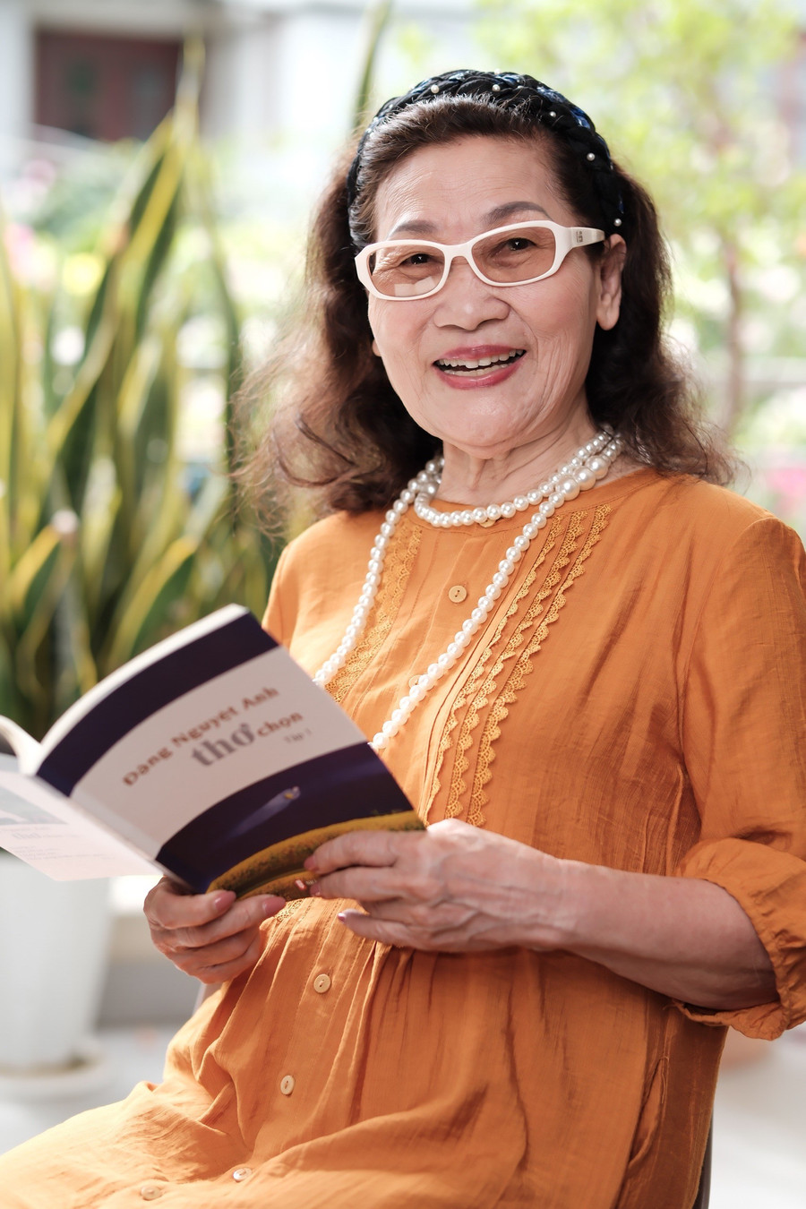 Nhà thơ, nhà giáo Đặng Nguyệt Anh. co-giao-di-b-tiep-tuc-truyen-lua-1.jpg