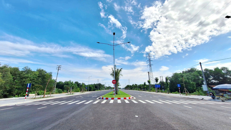 Tuyến đường có chiều dài hơn 16km, điểm đầu giao Quốc lộ 1 (phường Phong Điền), điểm cuối nối ra bãi biển xã Điền Lộc cũ (nay là phường Phong Phú). 18.jpg