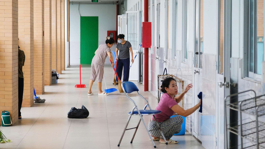 Trường Tiểu học Trần Quốc Toản, TP Cần Thơ tích cực chuẩn bị cho năm học mới. Ảnh: Yến Phương.