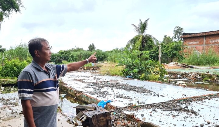 Ông Phạm Thừa Liêt có đất bị giải toả taij dự án cho rằng mình hi sinh chút ít để có sân bay lớn. Ảnh: Nhật Hồ