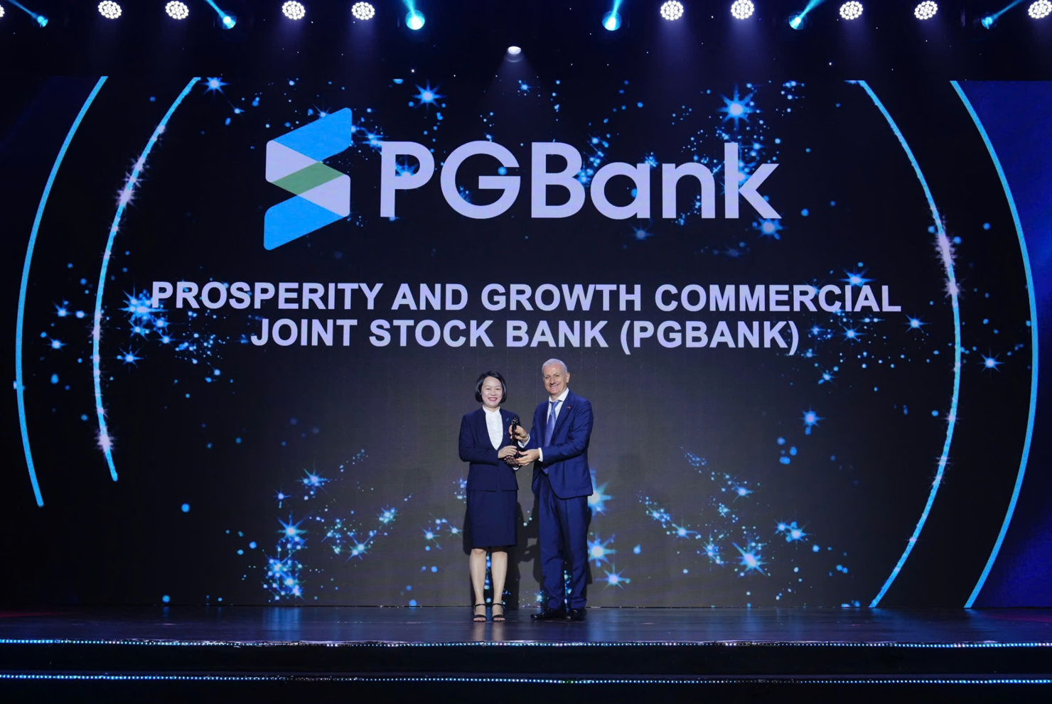 PGBank  nhận giải thưởng “nơi làm việc tốt nhất châu á” do HR Asia bình chọn - Ảnh 1