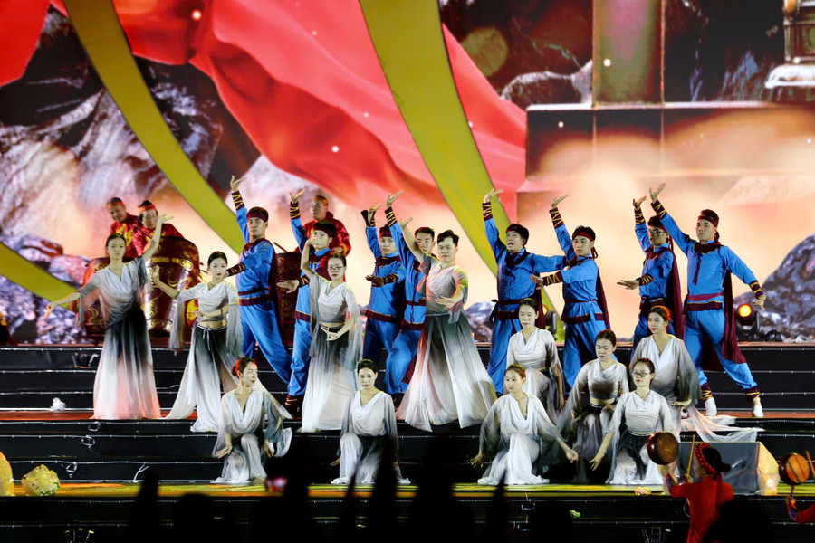 Các tiết mục nghệ thuật độc đáo để lại nhiều ấn tượng. anh-6.jpg