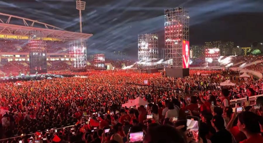 Các concert sử dụng công nghệ, âm thanh, ánh sáng hiện đại, thu hút được đông đảo khán giả.