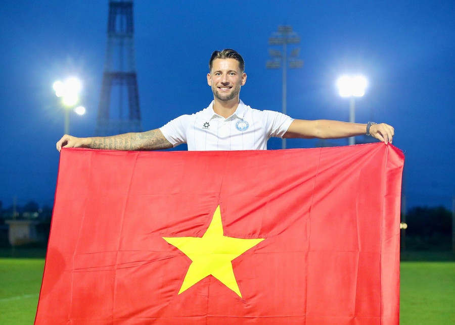 Mitchell Clement Dijks gia nhập Thép xanh Nam Định.