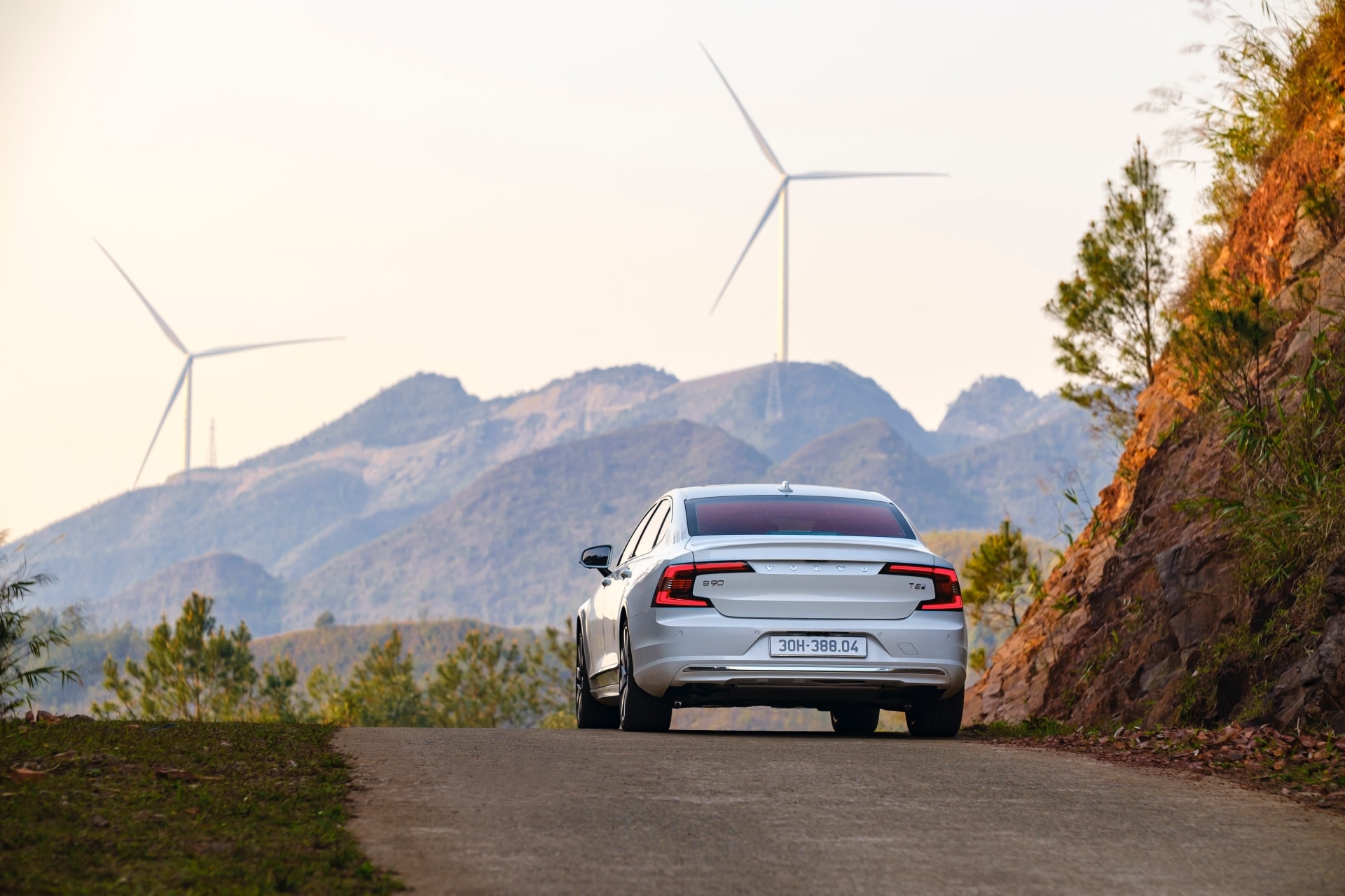 Volvo S90 Ultra sở hữu thiết kế sang trọng và thanh lịch - Ảnh: Sweden Auto