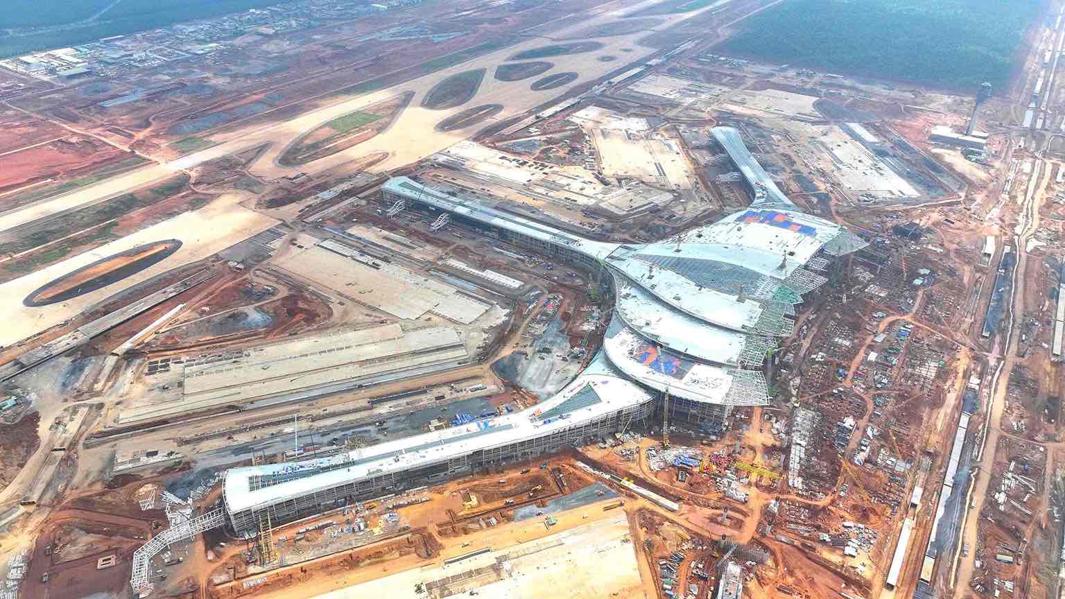 Thi công công trình nhà ga hành khách sân bay Long Thành ở tỉnh Đồng Nai. Ảnh: HAC