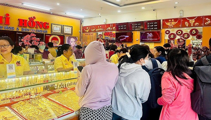 Giá vàng hôm nay 26/8: Tăng 500 ngàn đồng lập kỷ lục mới 127 triệu đồng/lượng