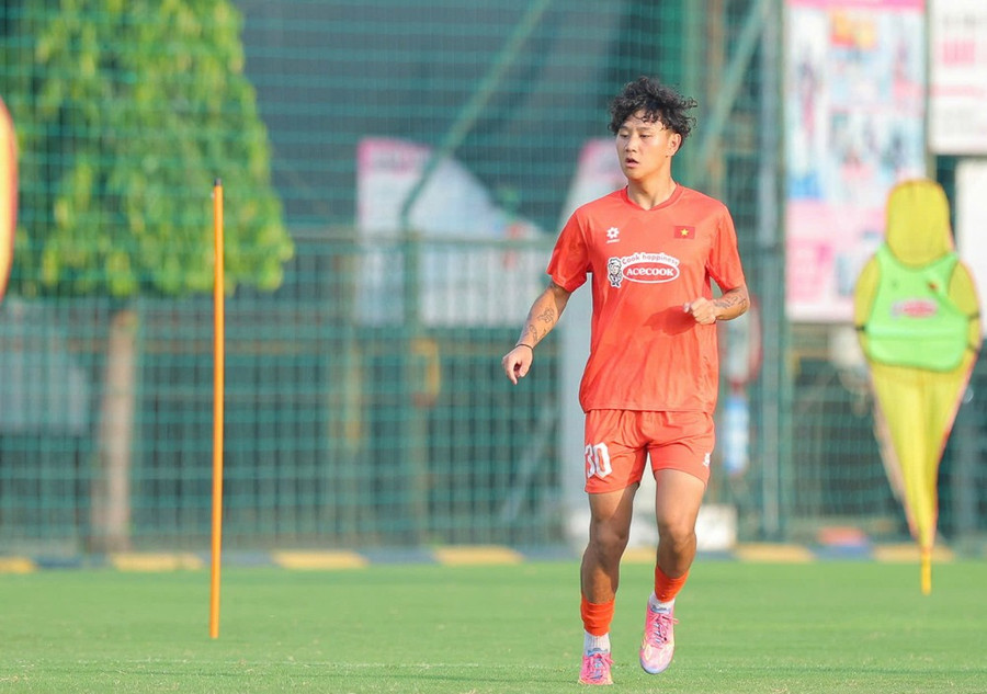 Các cầu thủ Việt kiều cần nhiều thời gian để thích nghi với bóng đá Việt Nam. Ảnh: INT. nguon-luc-moi-cho-bong-da-viet-3.jpg