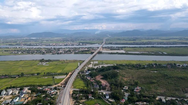 Thông xe toàn tuyến cao tốc Vũng Áng - Bùng từ 8h ngày 28.8