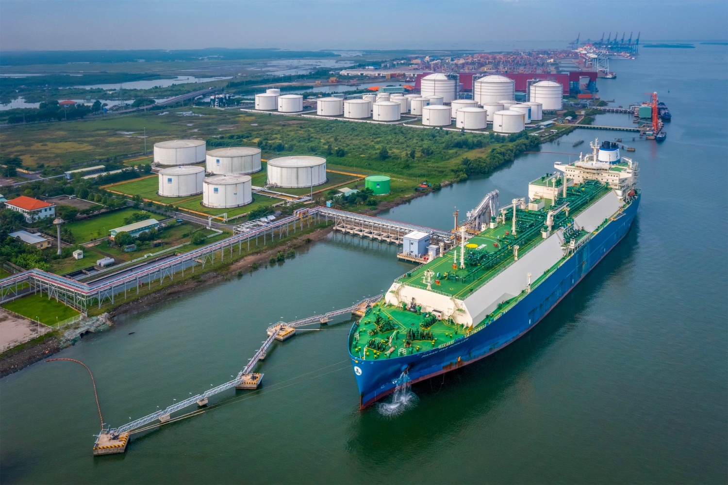 Viết tiếp câu chuyện tự hào Petrovietnam