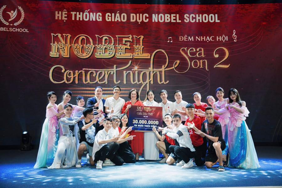 Trao thưởng cho tiết mục đạt giải đặc biệt. 539259935-4176610379281319-7557441124535551134-n.jpg