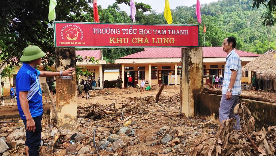 Điểm trường Tiểu học ở bản Cha Lung, xã Tam Thanh (Thanh Hóa) bị lũ tràn vào.