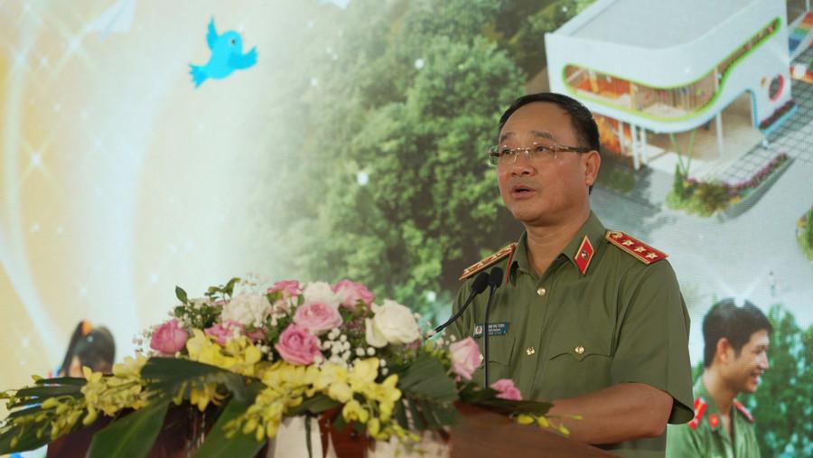 Thượng tướng Phạm Thế Tùng, Thứ trưởng Bộ Công an phát biểu tại buổi Lễ. photo-library-20250903184159-eca97391-ef32-4a50-b73a-b0cb575648ae-thuong-tuong-pham-the-tung-thu-truong-bo-cong-an-phat-bieu-chi-ao-tai-buoi-le.jpg