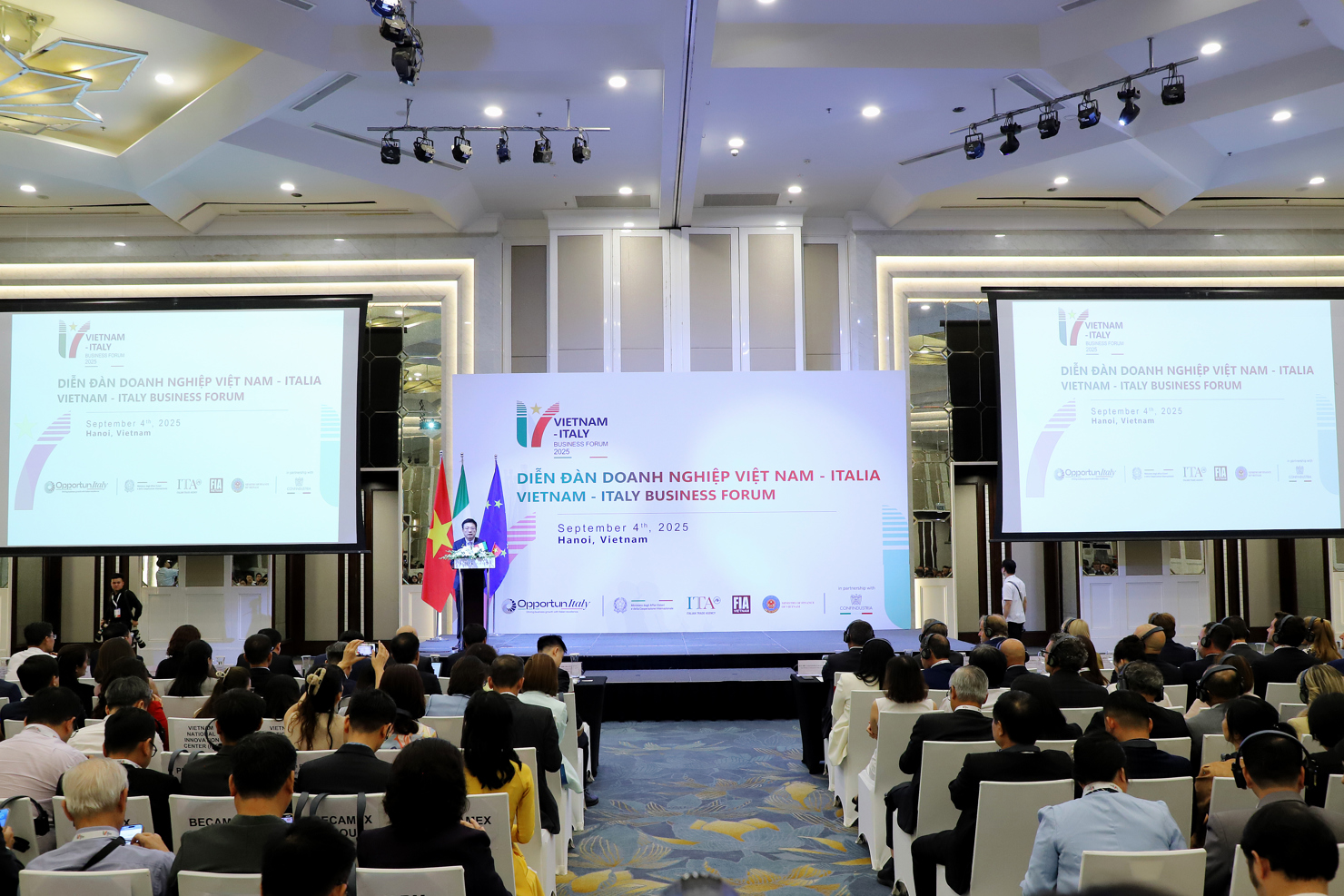 Hơn&nbsp;300 doanh nghiệp Việt Nam v&agrave; Italia tham dự Diễn đ&agrave;n.