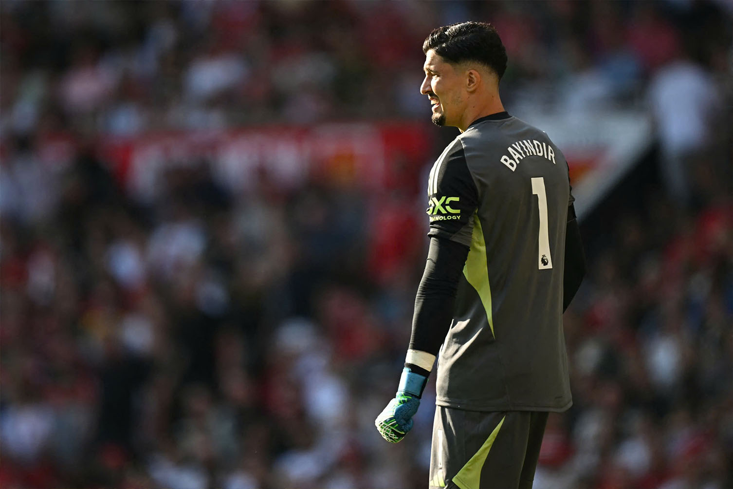 Altay Bayindir không thể là thủ môn đáng tin cậy của Man United. Ảnh: AFP